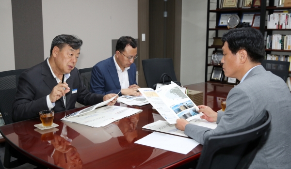 가세로 군수 정부예산확보 국회방문(조승래 국회 예결산특별위원)