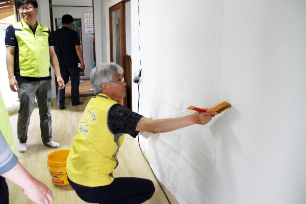 유병훈 부시장 도배 봉사