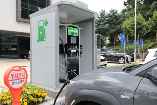 전기차 충전소(계룡시 의회주차장 운영사진)