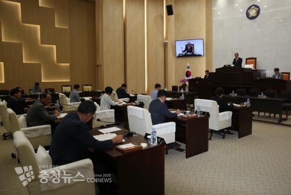 예산군의회 임시회 진행 모습