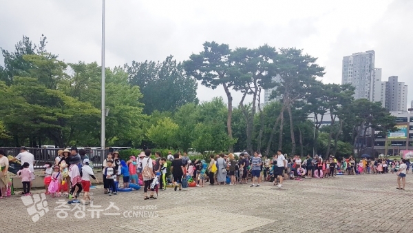 천안 어린이 무료물놀이장 현장 모습