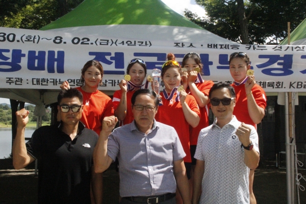 부여군청 카누팀 수상장면