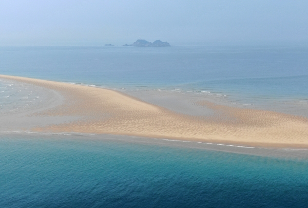 장안사퇴 모습 (사진에서 멀리보이는 섬은 ‘안도’)