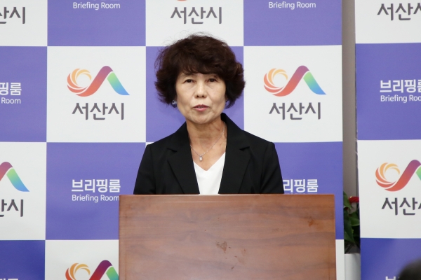 송기력 서산시보건소장이 7일 시청 브리핑룸에서 보건분야 사업추진에 대해 설명하고 있다