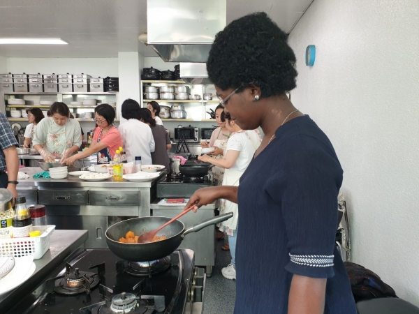 짐바브웨 파견 공무원 한식 요리 도전