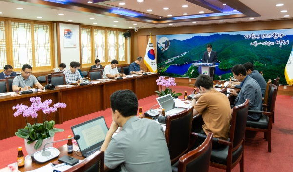 김돈곤 충남 청양군수 8월 정례브리핑 장면