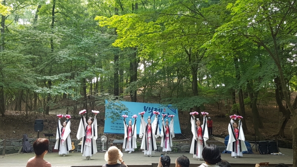 부소산 백제 무왕 공연 장면