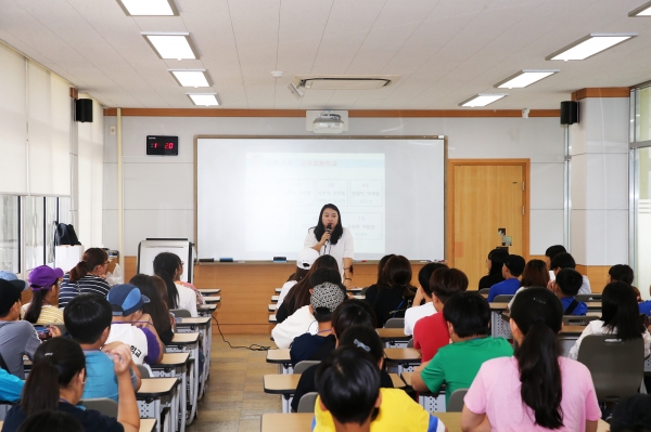 23일까지 나흘간 김해 일원에서 관내 초등학생 45명과 대학생 멘토링 17명 등 총 62명이 가야원정대 역사문화캠프 실시