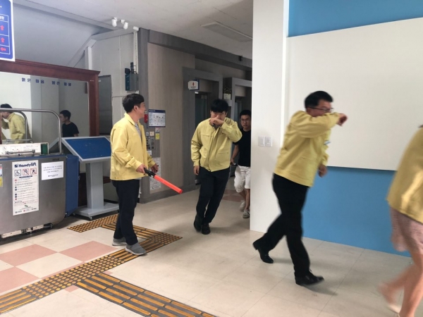 서부교육지원청 - 외부 대피 중