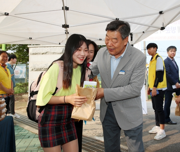 생활개선회 우리쌀 소비촉진 캠페인 (안면중학교)