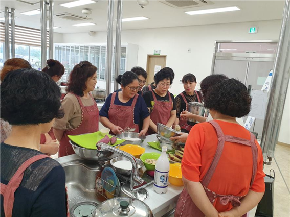 초등학교 학교급식 조리사 요리교실 운영