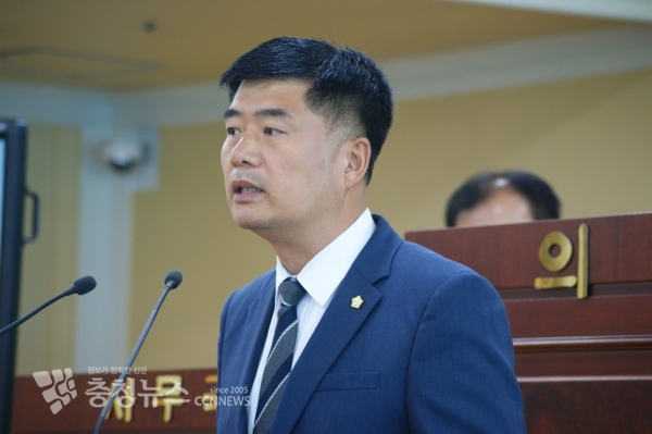 5분 발언하는 맹의석 아산시의회 의원 / 충청뉴스 최형순 기자