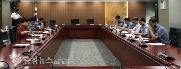 충남혁신도시 유치 범도민 추진위원회는 지난 26일 충남도청에서 실행위원회를 개최하고 향후 대정부투쟁을 결의했다.