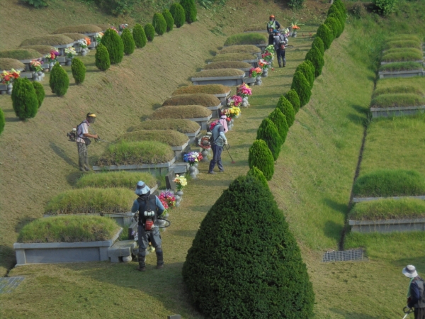 추모공원 전경 (추석맞이 벌초 모습)