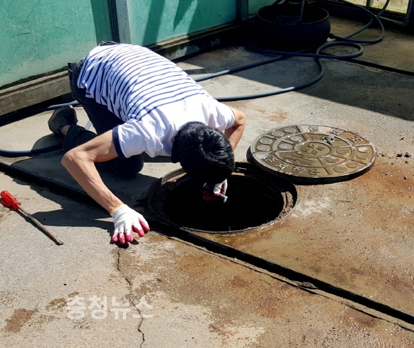 환경오염물질 배출시설 및 방지시설 적정 운영여부 등을 중점 점검하고 있다