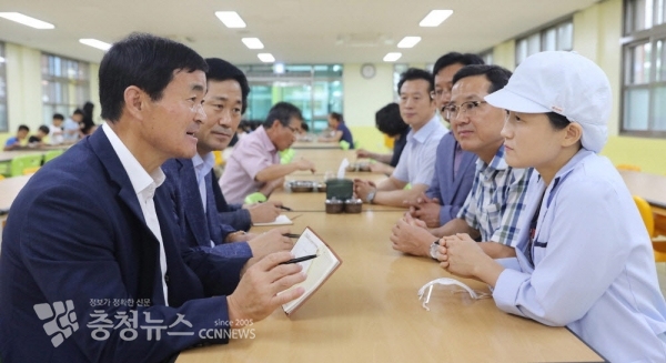 서산시의회 안원기 의원, 학교급식지원센터 식자재 안전 점검 나서