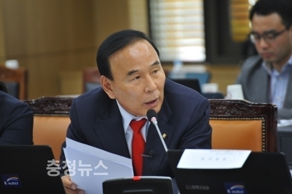 박 의원은 “생활하수도 사업 동남4군 주민들의 건강복지와 정주여건 상당부분 개선될 것