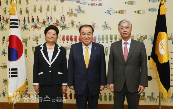 문 의장, 한중여성고위지도자 포럼 참석자 예방