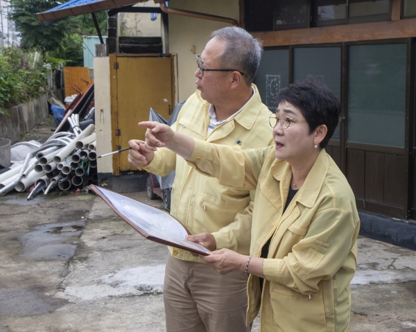 태풍 링링이 한반도를 향해 북상 중인 가운데 박정현 대덕구청장은 6일 태풍 피해 예방을 위한 사전현장 점검에 나섰다