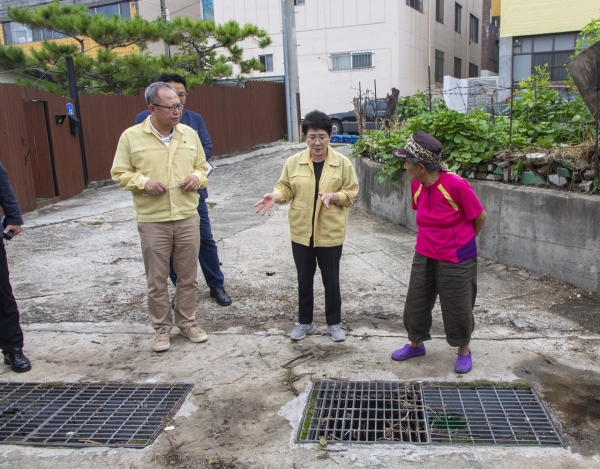 태풍 링링이 한반도를 향해 북상 중인 가운데 박정현 대덕구청장은 6일 태풍 피해 예방을 위한 사전현장 점검에 나섰다