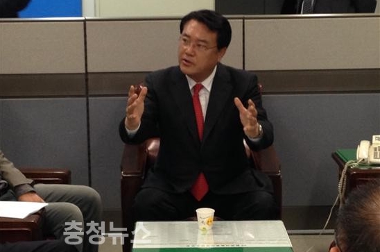 자유한국당 정진석 국회의원(공주부여청양)