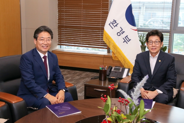 김홍장 당진시장(좌) 조명래 환경부장관(우) 면담