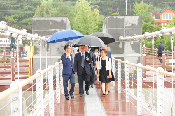 중국지린성 농업대표단 출렁다리 방문