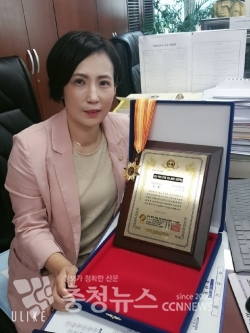 조미경 의원이 2019 제2회 한국을 빛낸 글로벌 100인대상 ‘지방의회부문 대상’을 수상 / 충청뉴스 최형순 기자