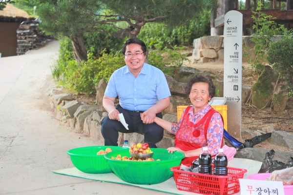 어르신과 함께한 오세현 아산시장