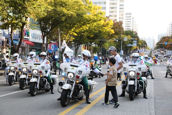 지난 2018계룡군문화축제 거리퍼레이드