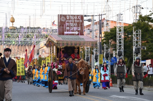 지난해 백제문화제 사비천도행렬 장면