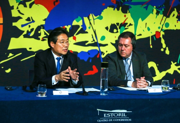 지난해 국제회의 김홍장 시장 발표 사진