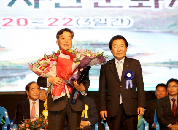 가세로 군수 소충사선문화상 모범공직자상 수상