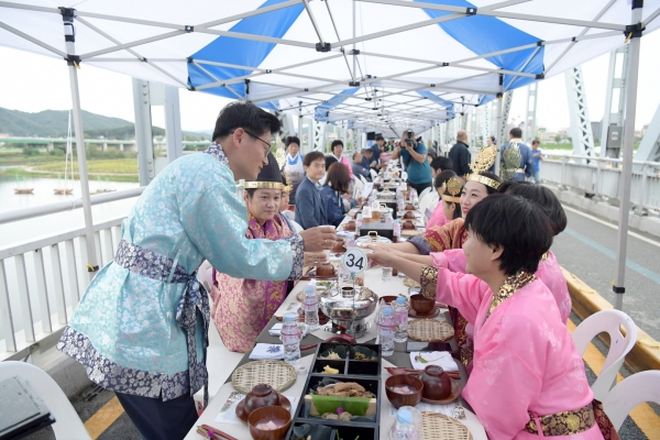 ​지난 제64회 백제문화제 다리위의 향연(금강교)​