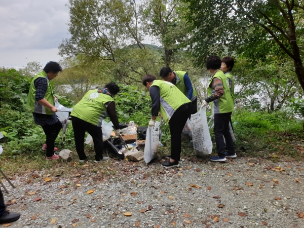 궁평저수지 쓰레기수거활동