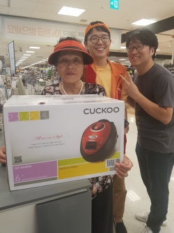 SK1004단 사랑잇기 결연사업 3회차 사업 , 대전 서구지역 취약계층 독거어르신과  시장나들이 진행 모습