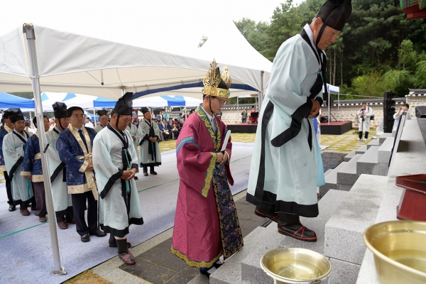 지난해 웅진백제5대왕 추모제(숭덕전)