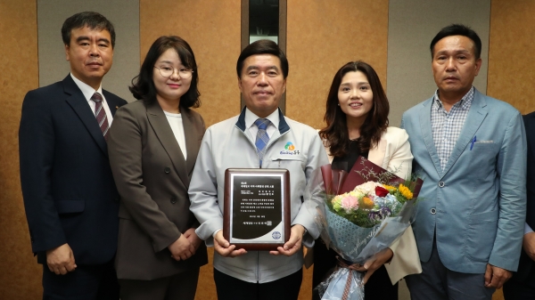 .황인호 동구청장, 지역·사회발전 공헌대상 수상