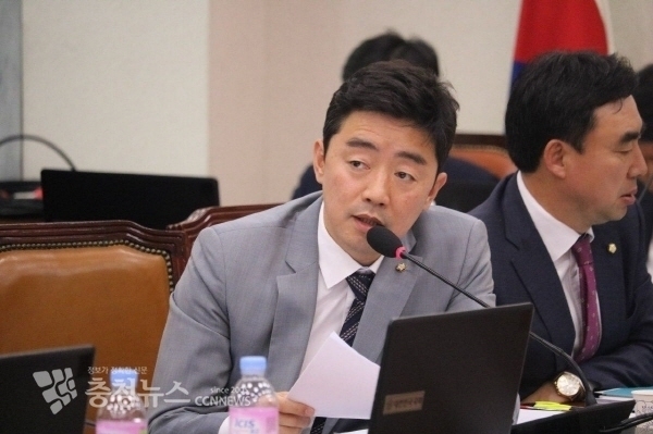 강훈식 국회의원(더불어민주당, 충남 아산을)