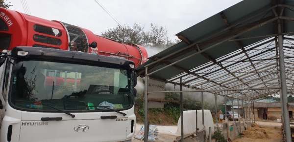 예산군, 아프리카돼지열병 차단 위해 광역방제기 동원