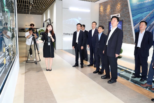 홍보관 대형LED터치스크린 소개