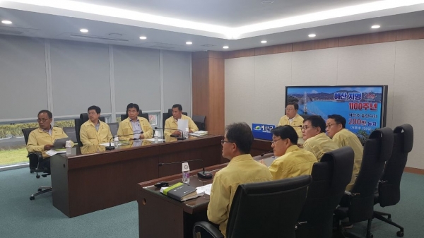 2일 황선봉 군수 주재 태풍 대비 긴급재난대책회의가 열린 모습