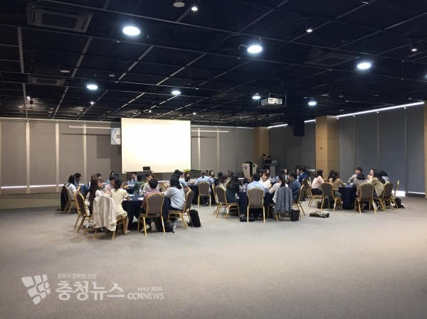지난 9월 세종교육원에서 진행 중인 연수에 참여하곡 있는 신규 공무원들