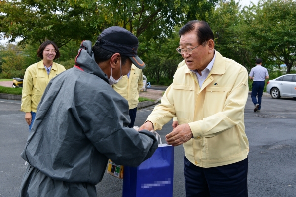 김석환 홍성군수 ASF 방역 현장 격려 및 점검