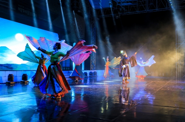 폐막 주제공연 모습