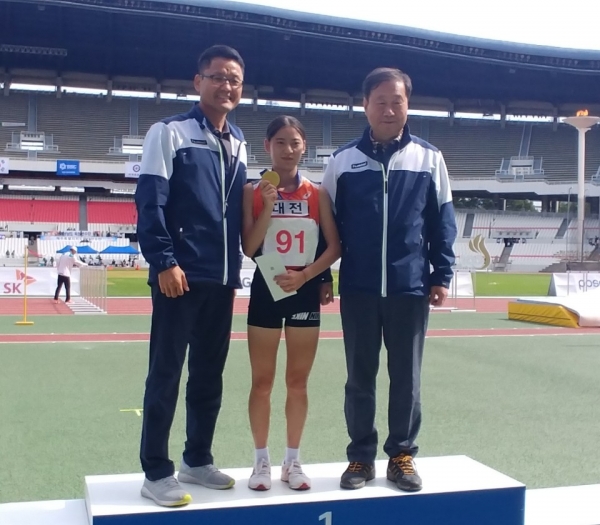 육상 5,000m, 로드레이스 10km에서 금메달 획득 2관왕 이유정선수(대전체육고)