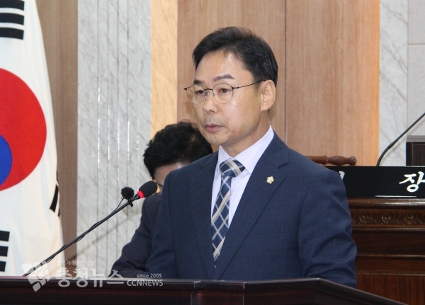 문병오 의원이 21일 제263회 임시회에서 5분발언을 하고 있다.