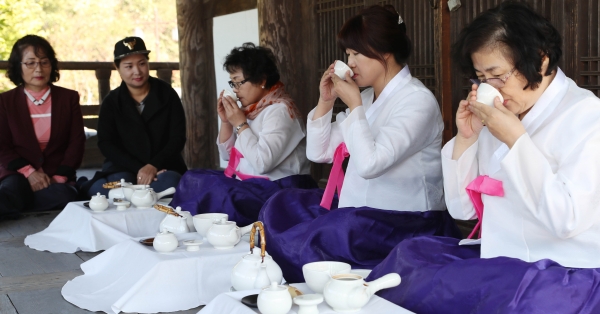 지난해 우암문화제 행사 (다례 시연 모습)