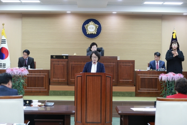 청양군의회 임시회 군정질문 모습
