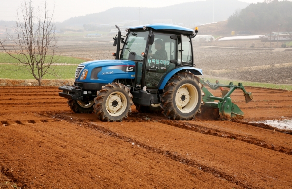 지난해 농작업 지원 모습.